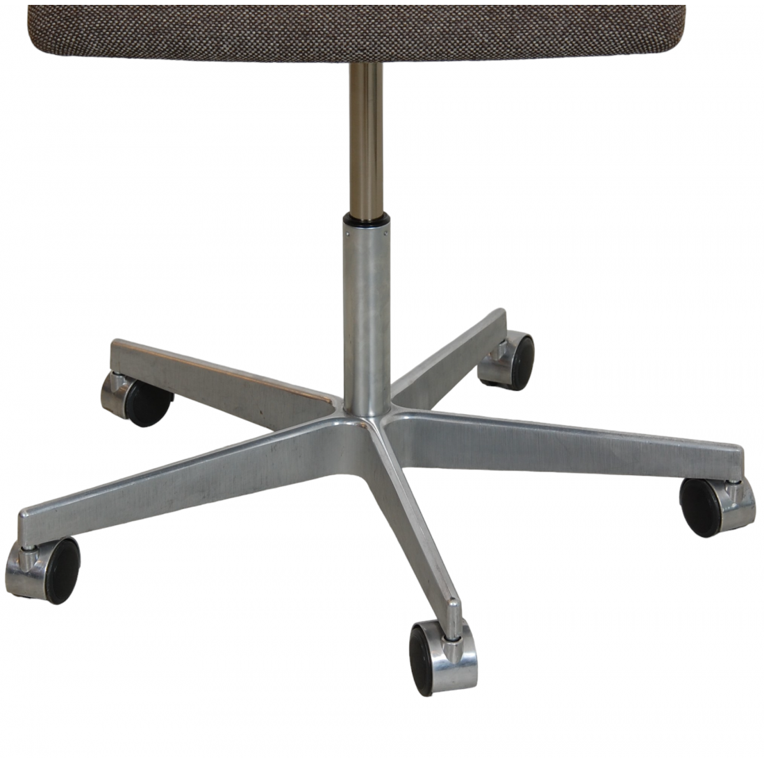 For Sale Arne Jacobsen Oxford office chair in grey hallingdal fabric